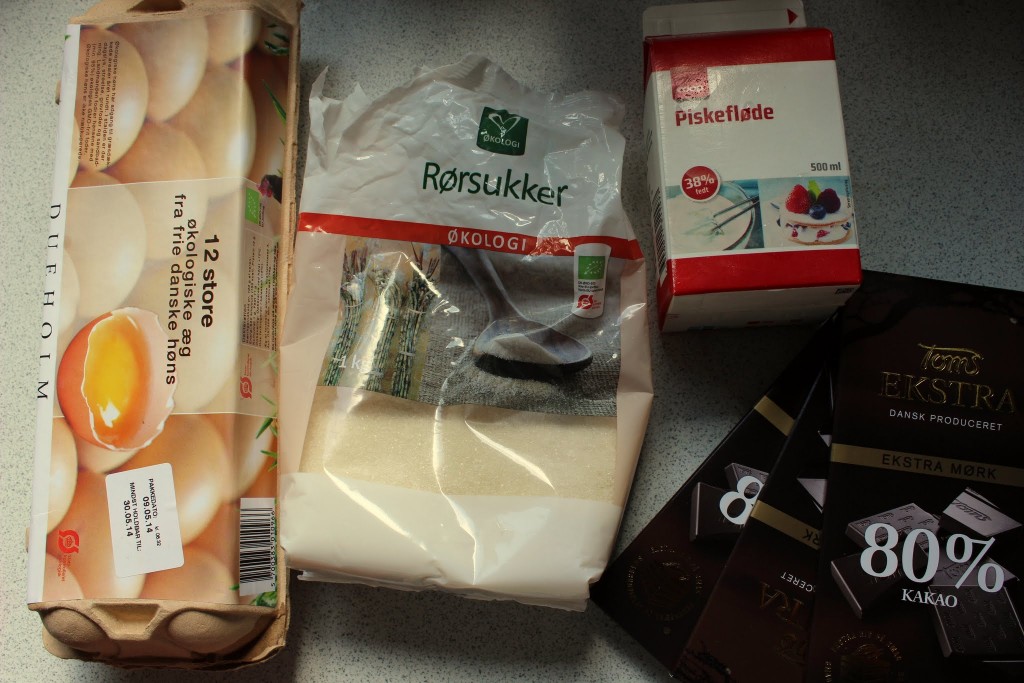 Ingredienser til chokolademousse.