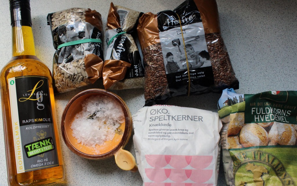 Knækbrøds-ingredienser.