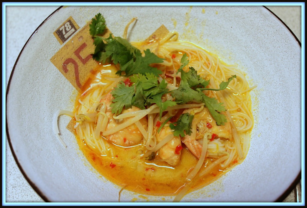 Singapore laksa med rejer og kokos.